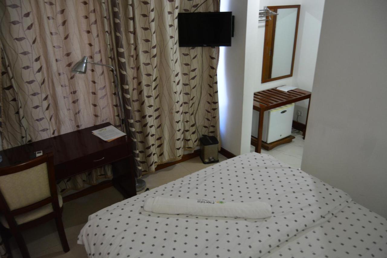 Florida Executive Inn Дар ес Саалам Екстериор снимка
