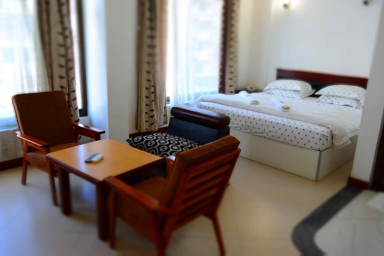 Florida Executive Inn Дар ес Саалам Екстериор снимка